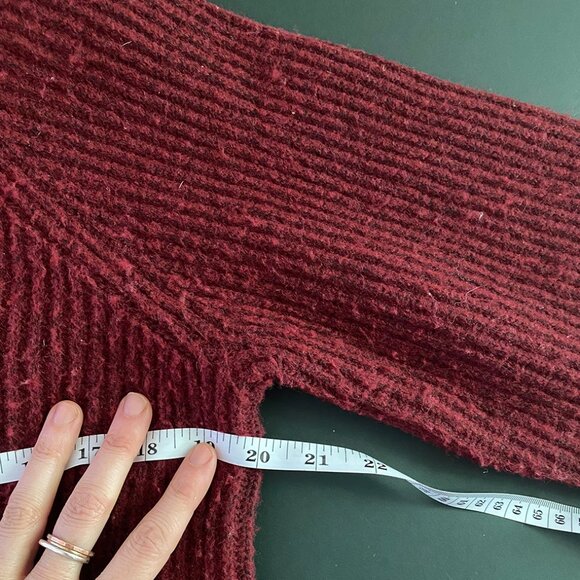 🍷 Joe’s Jeans Collection “Bordeaux” Knit Oversized, Cropped Sweater – XS/S - Picture 8 of 9
